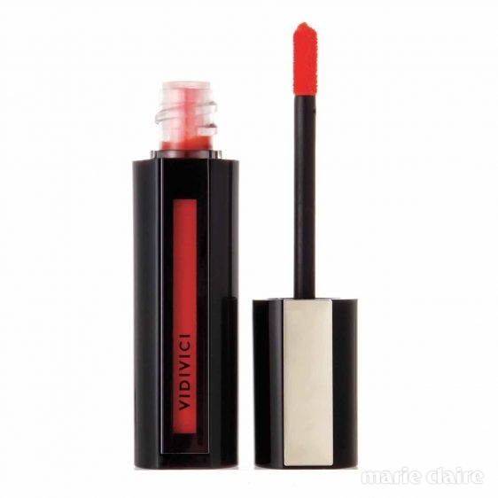 라끄 엑셀랑스 틴티드 #09 써틴 오렌지, 5.5ml, 2만9천원. 립스틱의 발색력, 틴트의 지속력, 글로스의 촉촉함이 하나에 담긴 립 틴트.